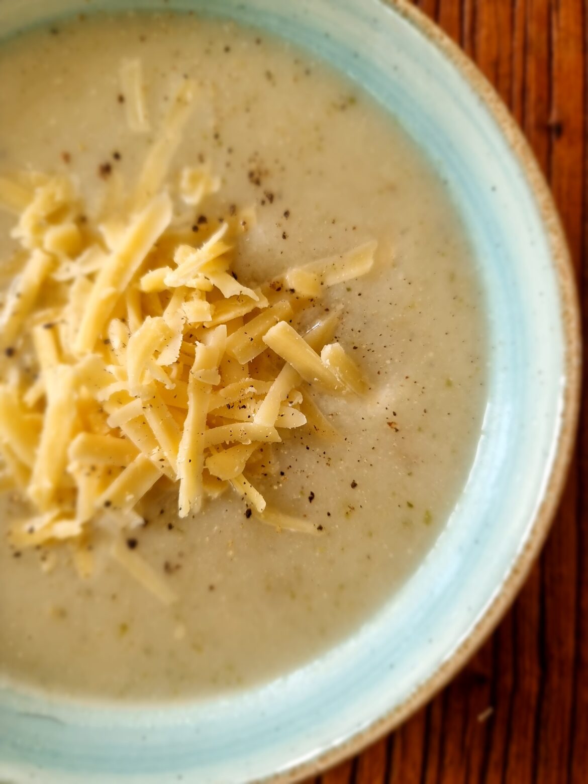 Cauliflower Soup With Cheddar Cheese