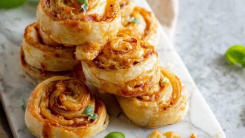 Puff Pastry Pinwheels with Prosciutto and Gruyère