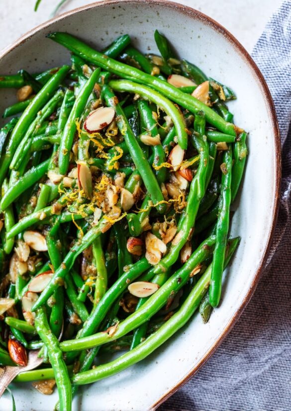 Sautéed Spanish Green Beans with Almonds and Lemon