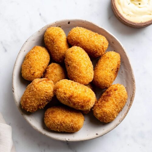 Gluten free croquettes with cheese and potato mash